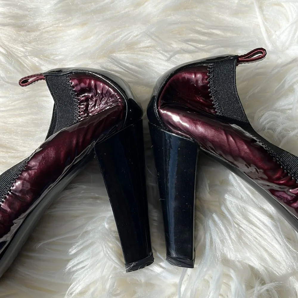 Authentic Chanel Black/Burgundy Patent Leather Scrunch Block Heel Pumps - Picture 11 of 16